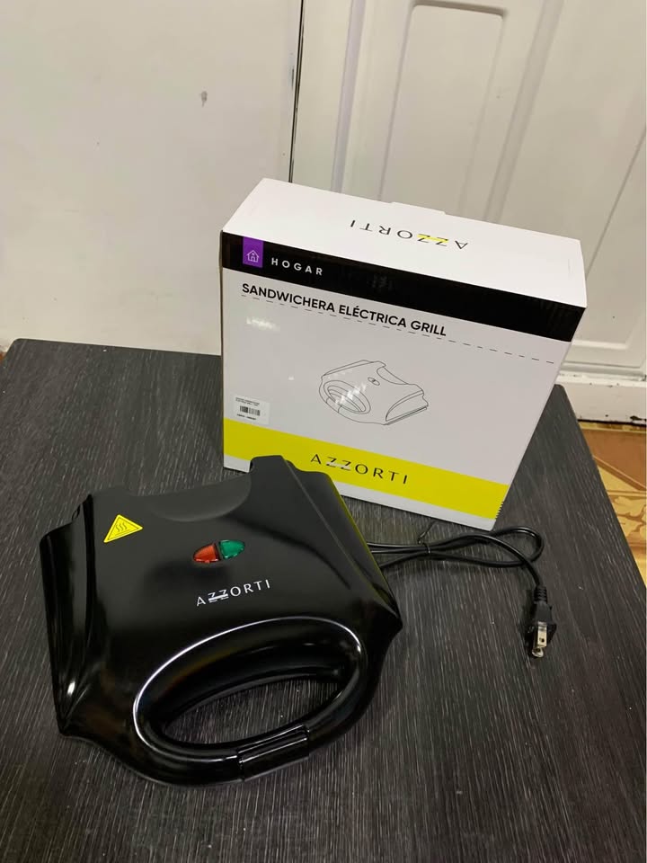 Sanduchera Eléctrica Grill de Placas Antiadherentes